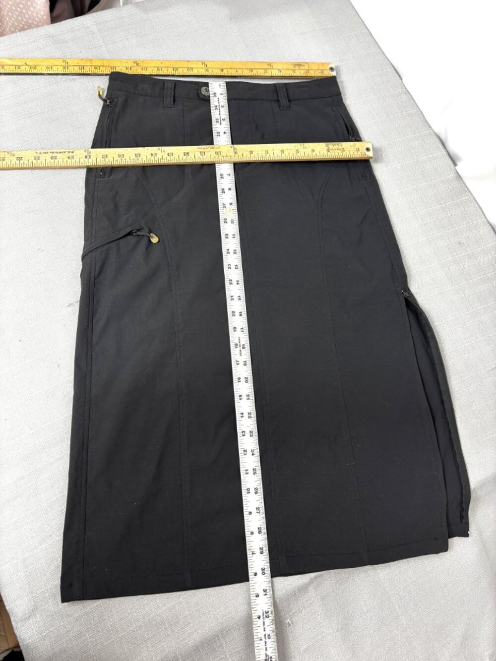 Eddie Bauer Sport Nylon Spandex Cargo Midi Black Skirt Sz 4 EUC - Picture 15 of 15
